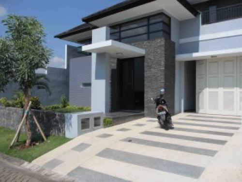 Azy Villa Malang